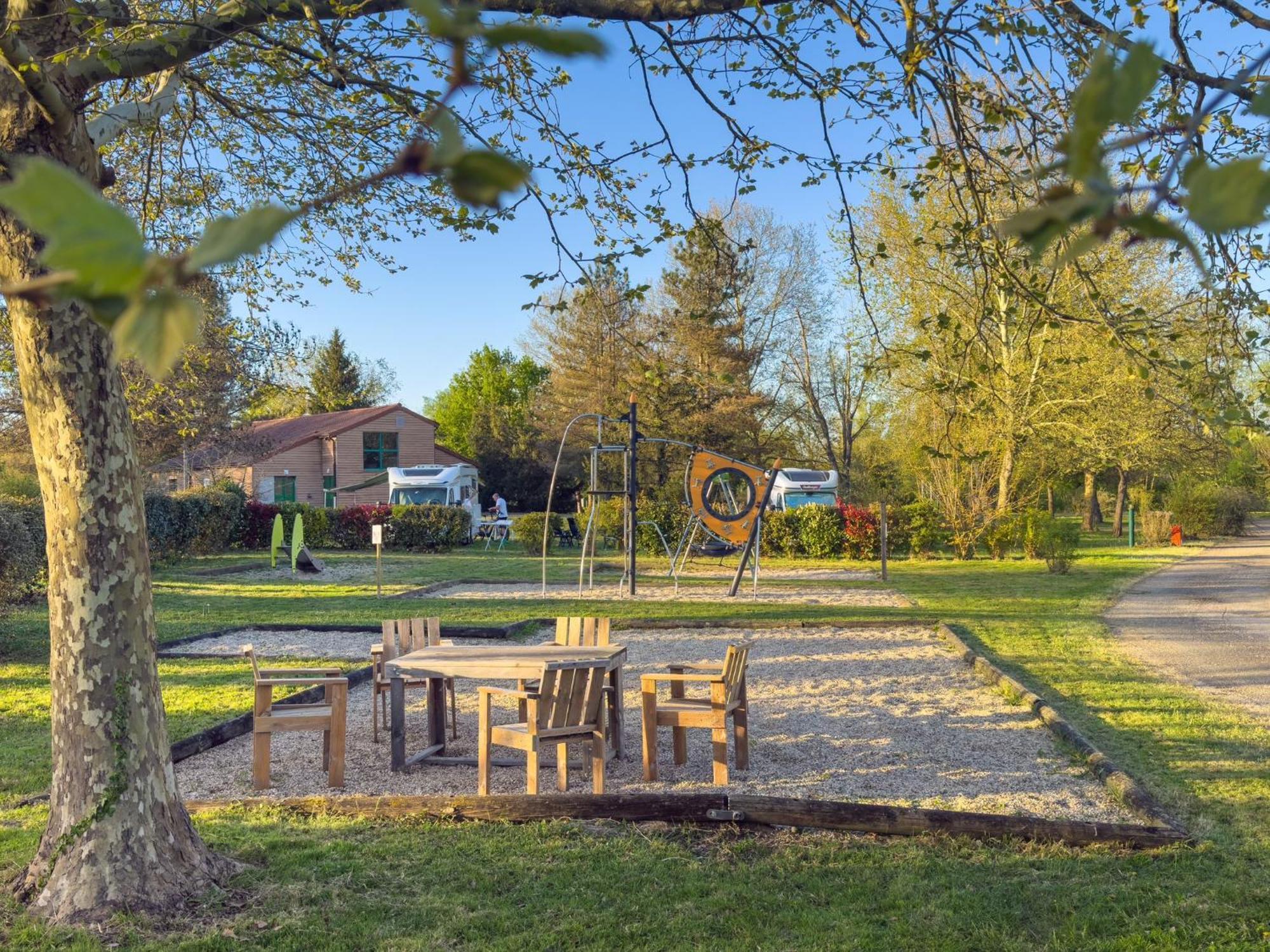 Onlycamp Camping le Champ d'été Reyssouze Extérieur photo